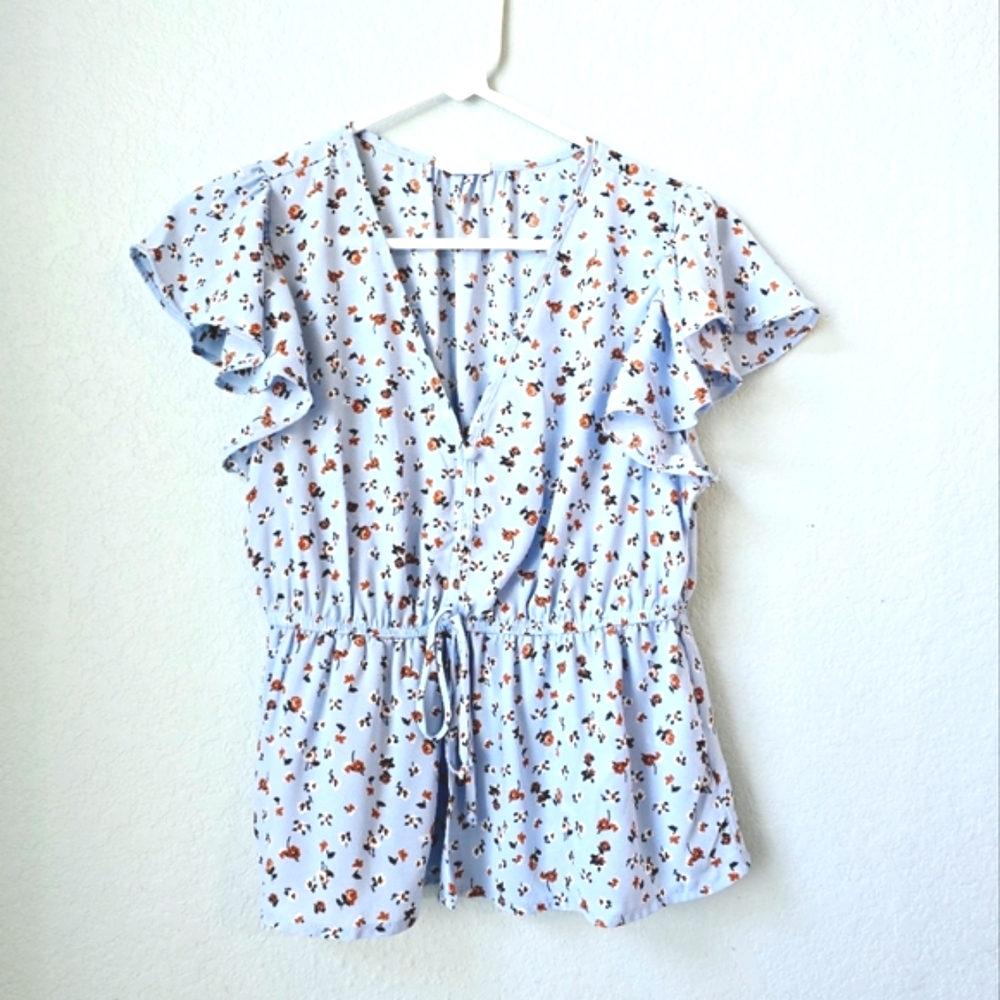 Sienna Sky floral top | size med | flutter sleeves | baby blue cottagecore